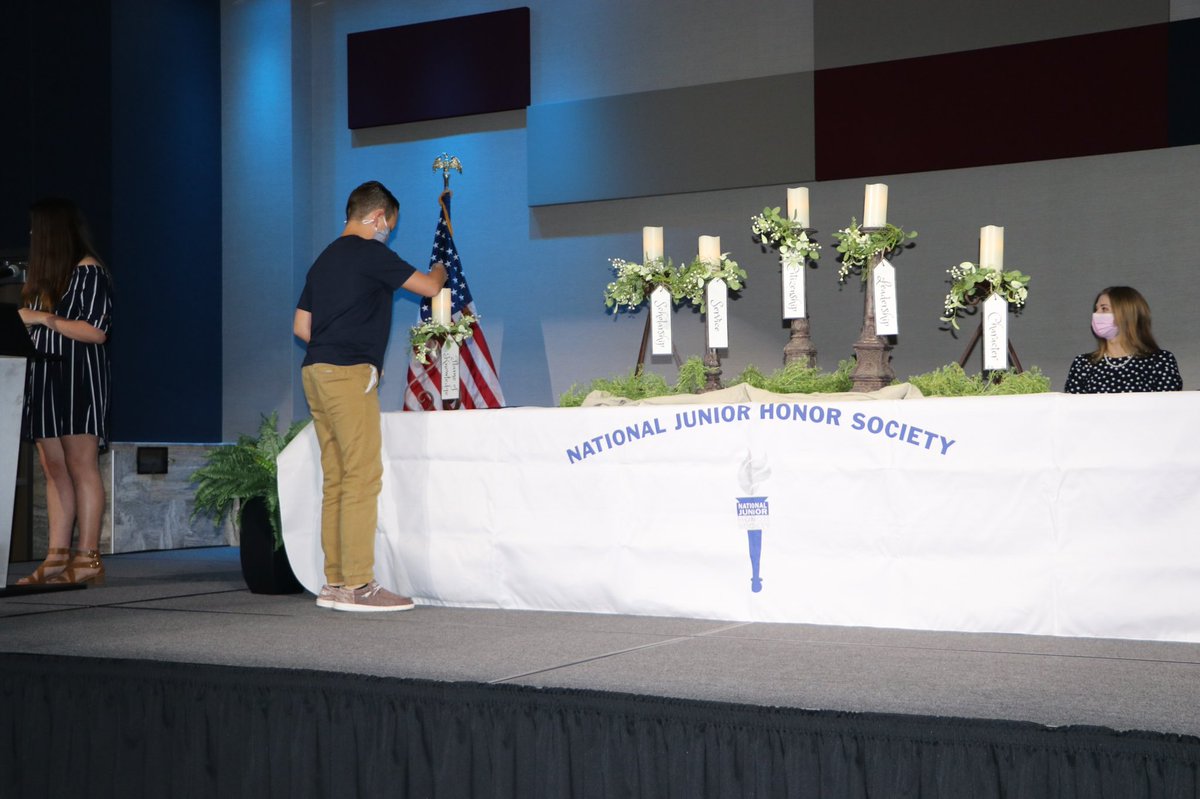 Lori Droemer tweet media