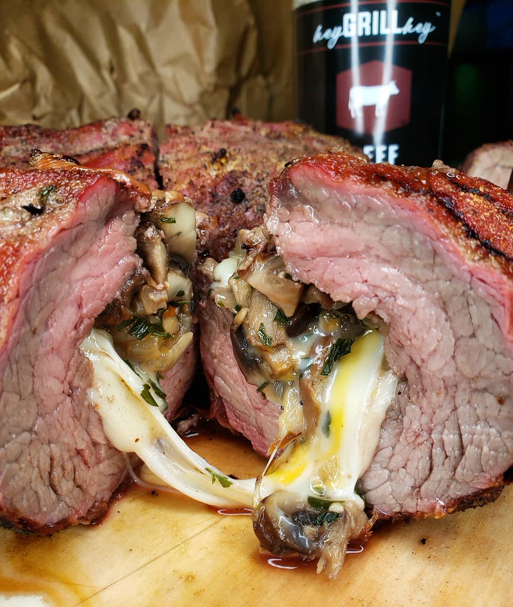 PatioProvisions's tweet photo. Mushroom stuffed flank steak was packed with flavor.. and cheese 🧀 of course! 👊

#flanksteak #stuffedsteak #bbq #grilling #steak #beef #steakandmushrooms #mushrooms #bbqrub #cheese https://t.co/i8IpuZhHRV