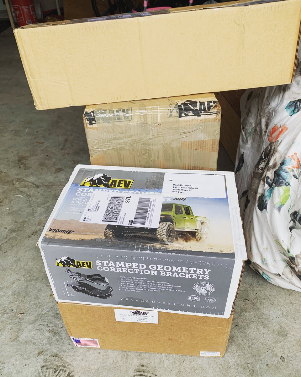 D_BSC09's tweet photo. Oh......it’s about to go down!!!!!! #lift #jeeplift #jeepmod https://t.co/9kSbGkzZFB