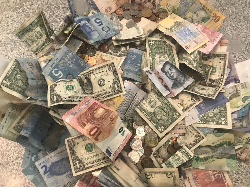 Reuters's tweet photo. Dollar off recent highs as investors look to Fed, Yellen for bond clues https://t.co/BxnimSPZdG https://t.co/GlAhZTe2Pb