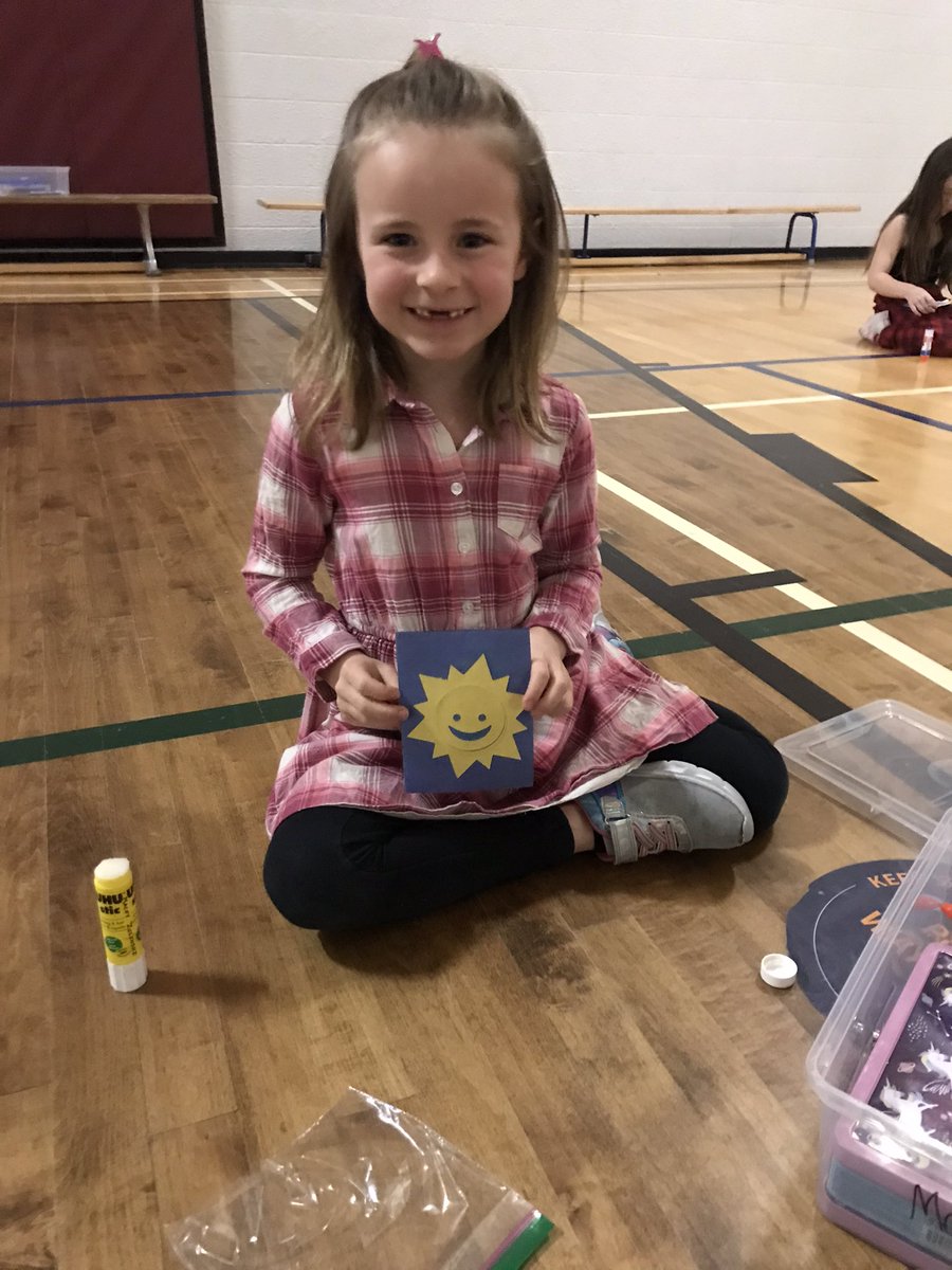LS_GSACRD's tweet photo. In the spirit of generosity, our virtue for Mar &amp; Apr, #lstitans #riseup to share cards w/ children in hospital. #grace4catholiceducation @gsacrd_faith #gsacrdproud #stollery #bcchildrenshospital #sickkidstoronto @GSACRD https://t.co/p5ZksRyc50