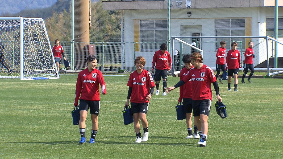 フジテレビサッカー 4 8パラグアイ戦 4 11パナマ戦に向け なでしこジャパン 候補 が鹿児島でトレーニングキャンプ中 昨日の紅白戦では 浜田遥 選手と 髙瀬愛実 選手がゴール 東京五輪を目指す国内組が熾烈な代表争いを繰り広げるキャンプは残り9 フジテレビサッカー 4 8パラグアイ戦 4 11パナマ戦に向け なでしこジャパン 候補 が鹿児島でトレーニングキャンプ中 昨日の紅白戦では 浜田遥 選手と 髙瀬愛実 選手がゴール 東京五輪を目指す国内組が熾烈な代表争いを繰り広げるキャンプは残り9