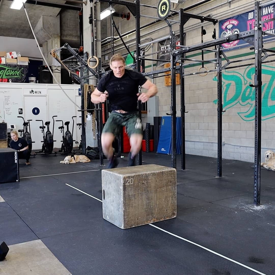 RonMathewsFit's tweet image. Another BIG win for me in the #CrossFitOpen
When I did 17.1 it took me 3 tries to even complete it. My back blew up so badly I had to stop....TWICE! 
Going into 21.2 my only thought was to not destroy my back. 
Not only was able to keep that managed, I beat my 2017 time