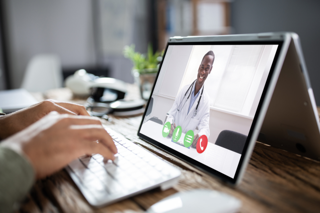 MaryTinebra's tweet photo. Can consumer devices improve #health outcomes? Will acceleration of #digitalhealth continue post #Covid19? Read the six reports from colleagues “on the ground” at the HLTH conference. via @Mercer_US https://t.co/Ayp8eKDBe6 https://t.co/9yHN7PM8YN