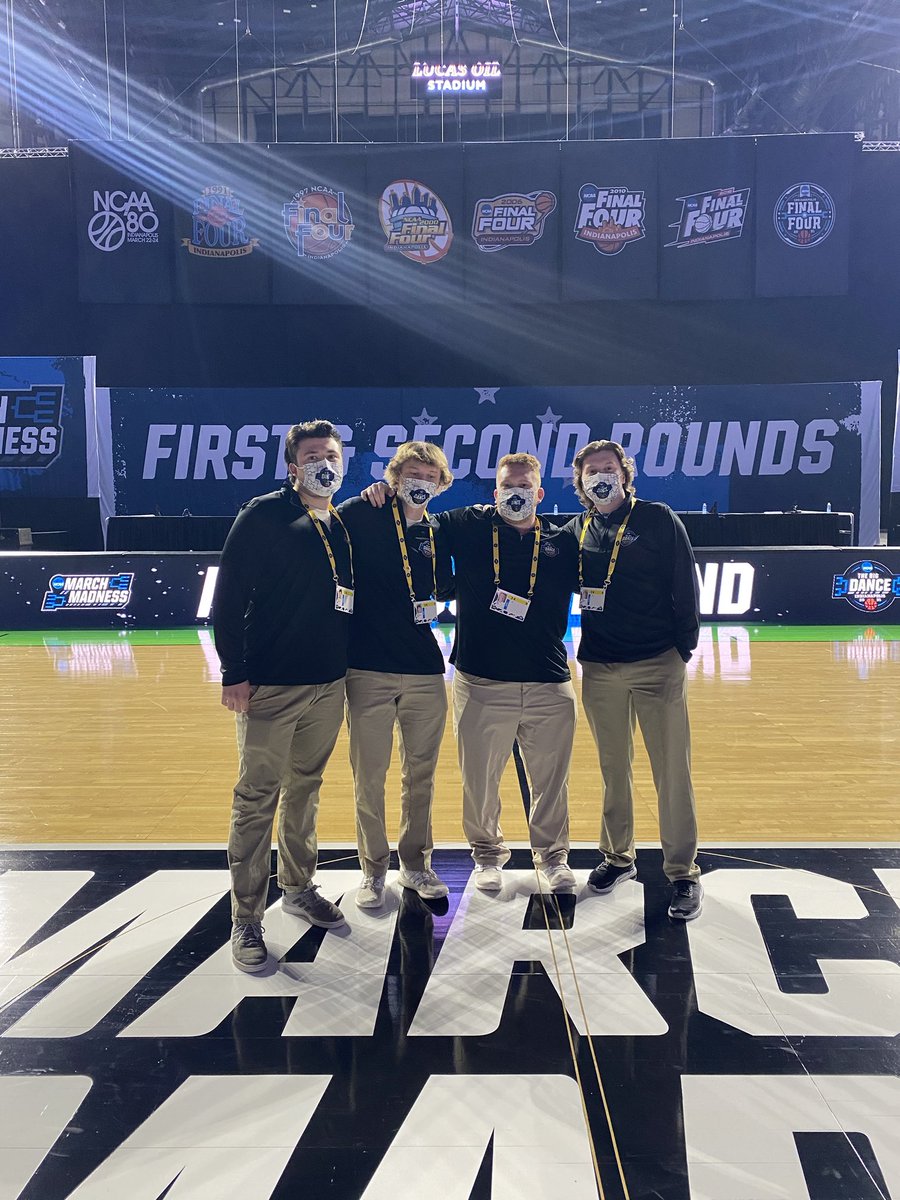 I want to give a huge thank you ⁦<a href="/IUEvansScholars/">IU Evans Scholars</a>⁩ Hunter, Spencer, Rich, and Kyle for all their hard work ⁦@marchmadness!  ⁦<a href="/DaveWeikel/">Dave Weikel</a>⁩ and myself really appreciate all your hard work to make the games run smooth.  Great teams have great teammates.