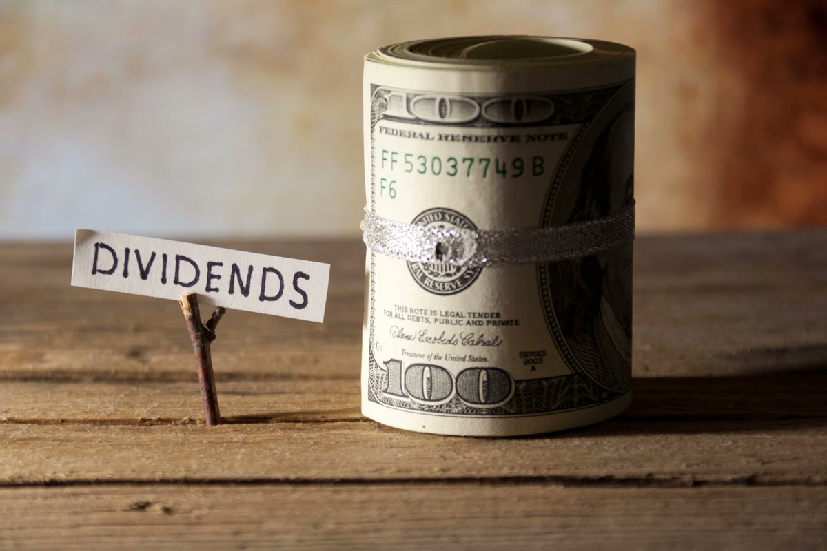 Community Question: What is a dividend

A 
#dividend  is a distribution of #profits by a corporation to its #shareholders. You can earn #crypto dividends by lending or #staking  certain coins such as $ATOM or $DOT

#CryptoNews #Crypto #investing
