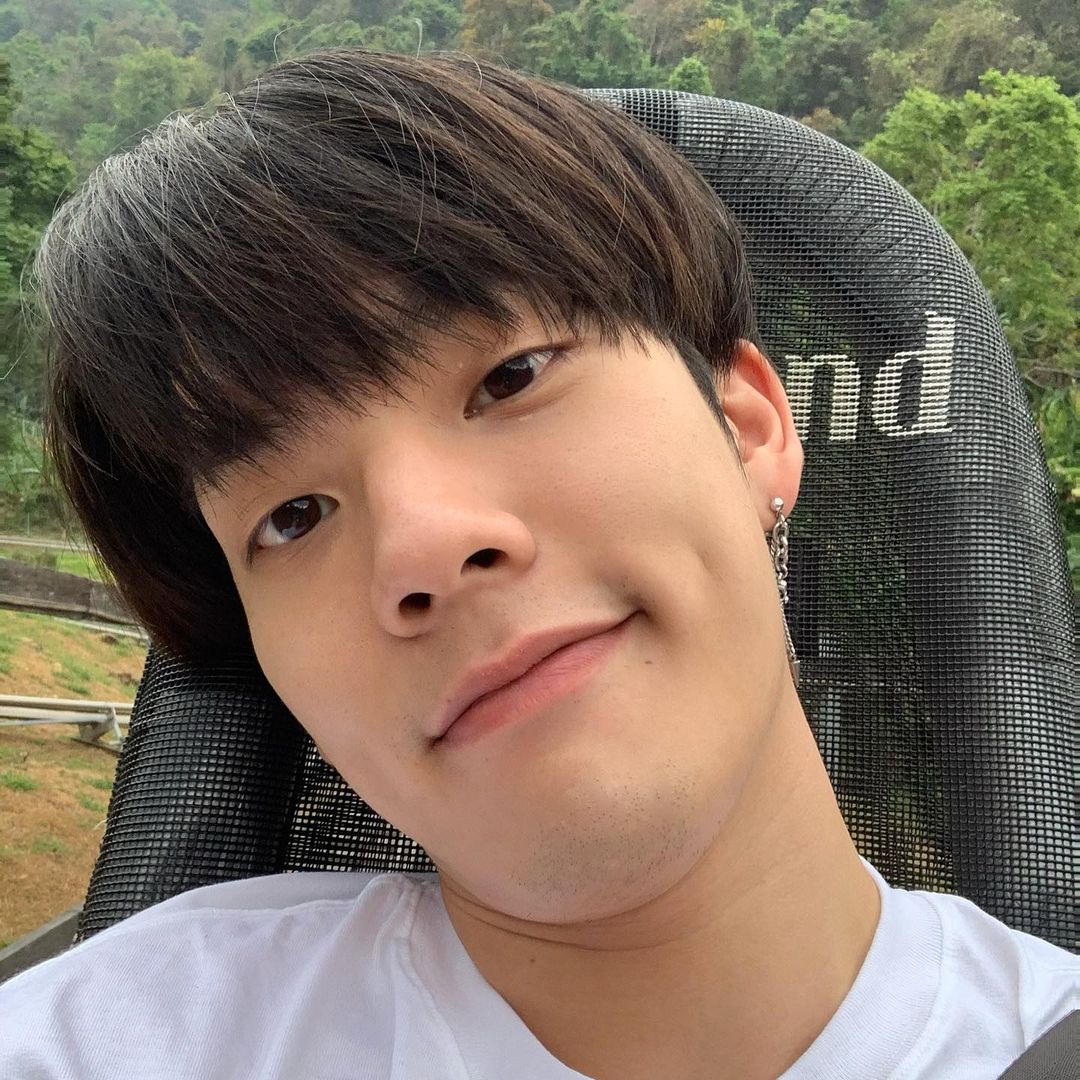 CoderealCTR's tweet photo. IG : ccopter

เป็นเช้าที่สดใสมากครับ🥺✨

https://t.co/ZAccPlQ1ew

#CTRPANUWAT https://t.co/VYBnSD3OCS
