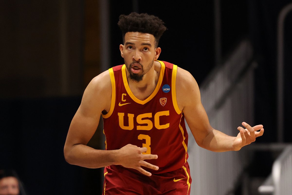 BleacherReport's tweet photo. TROJANS GOING TO THE SWEET SIXTEEN ✌️

No. 6 USC takes down No. 3 Kansas, 85-51

Isaiah Mobley: 
17 PTS | 8 REB | 4 AST https://t.co/jVnzdFUaw0