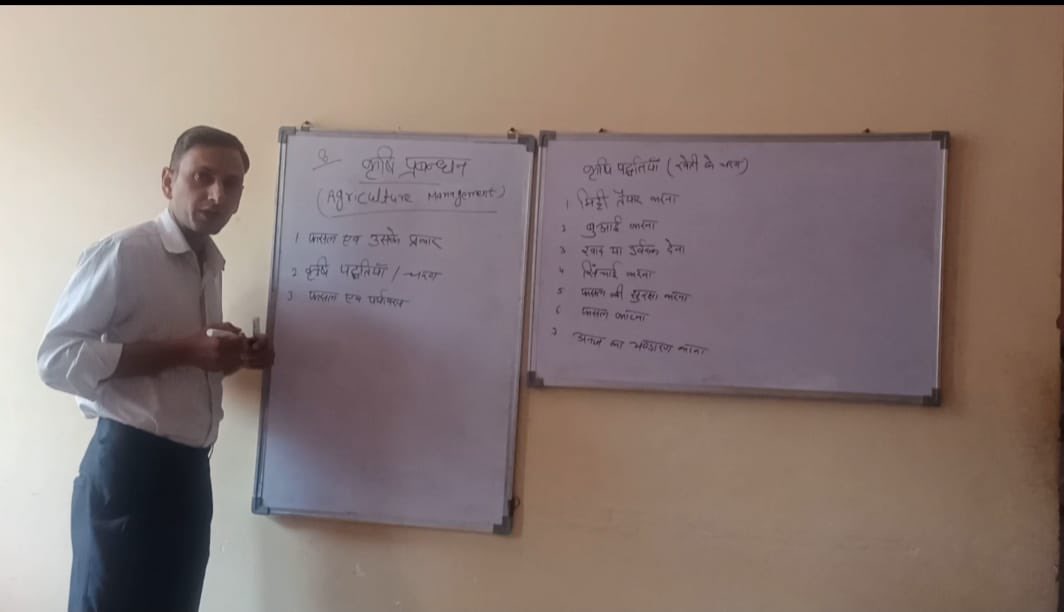 SRFFoundation's tweet photo. Adding 'extra' to the word 'ordinary'!
Our CSR Council Member Mr. Vijay Kumar, from @srflimited #Bhiwadi plant took virtual class of 8th class students on Science, teaching them about ‘Agriculture Management'.
#IndividualSocialResponsibility
#DoingOurBit #wealwaysfindabetterway https://t.co/2W7Qyc3h9g