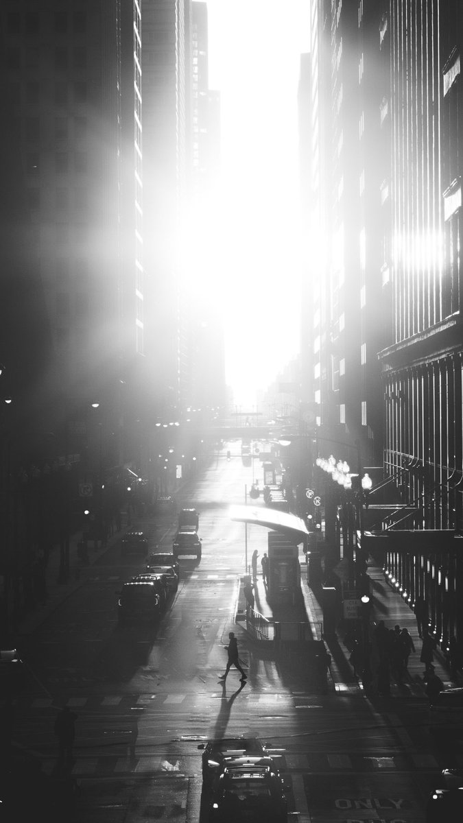 cfdanner's tweet photo. If by the grace of god you missed any of the #chicagohenge photos

Here’s my submission to the already gargantuan collection 

#Chicago #photography https://t.co/lceZ6YWEhH
