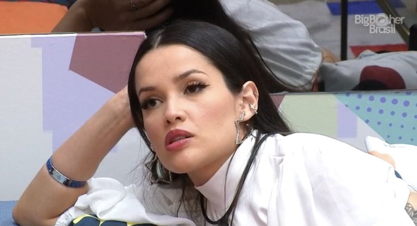 HugoGloss's tweet photo. Juliette falando de Fiuk pra Gil e Camilla.
Ju: “Ah, ele não faz nada, né, o coitadinho. Fiuk é maravilhoso, mas ele alfineta o povo, sim. Ele é cri cri, sim. E tu (Gil) comprando a briga dos outros. Não tinha que se meter”
Camilla: "Falamos a mesma coisa, Juliette”  #BBB21 https://t.co/GzA1aJuax6