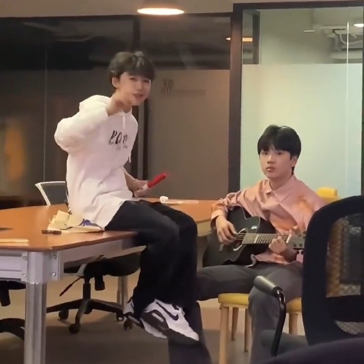 Inging_2456's tweet photo. ฟีลแบบแฟนกันมากๆ 🌷🤍❕
#mingyang #yangming
*ขอโทษนะลูกแม่ขี้ชิป;-;" https://t.co/LaCezhWrEu