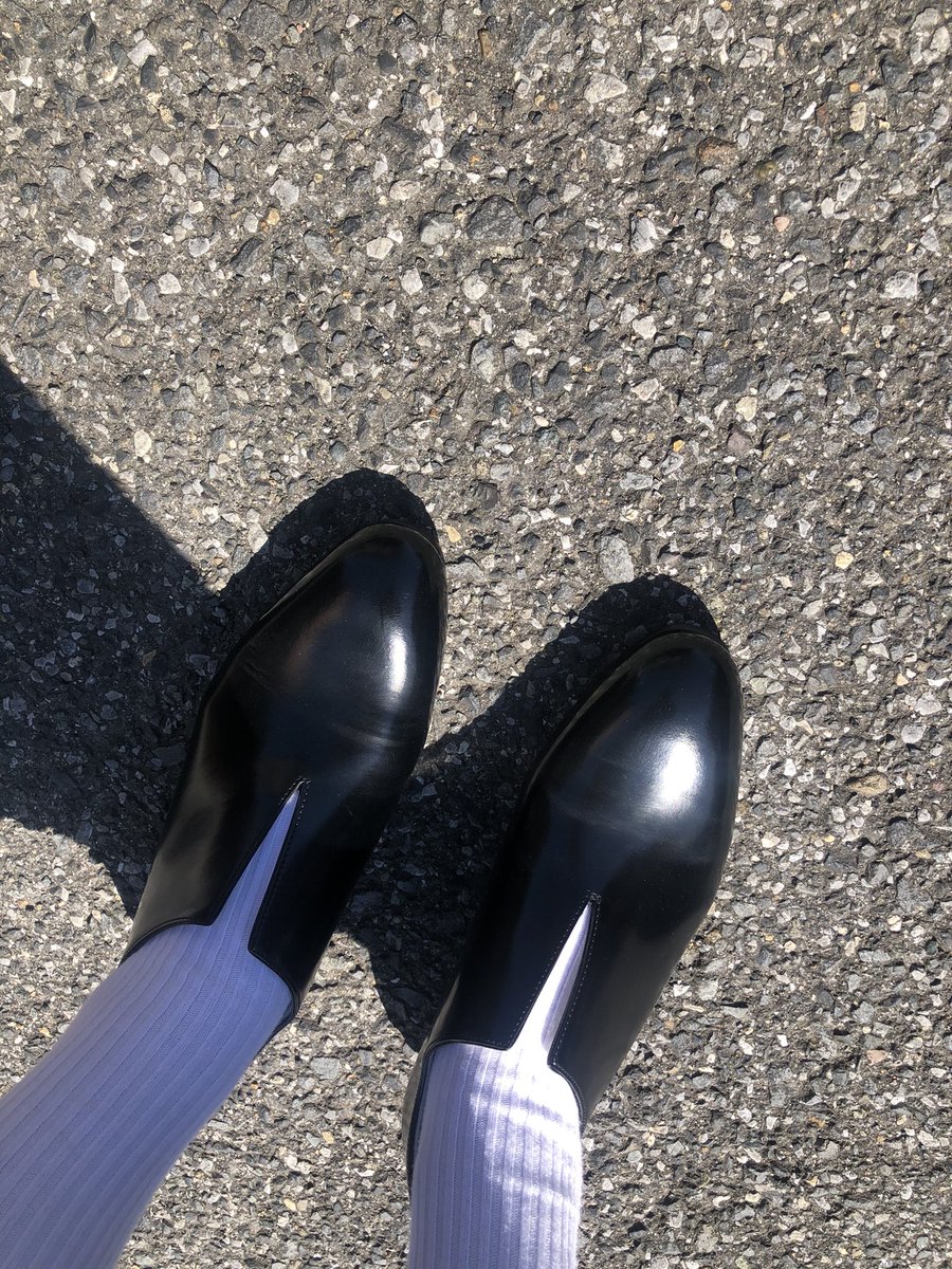 nuu_366's tweet image. ビューティフルシューズのスリット、20分で踵靴擦れ+++で、
歩くのがしんどすぎたぞ、、！
修行にめっちゃ時間かかるわこれ
