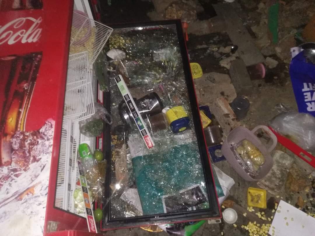naingwin_ag's tweet photo. @LyaHaru @various__k This is the restaurant we used to eat at when we were in university on the corner of Mandalay 71 39th Street. It was destroyed by a military terrorist group for no reason. Around 1:00 AM
#WhatsHappeningInMyanmar 
#Mar23Coup https://t.co/6jPzpCoS8B
