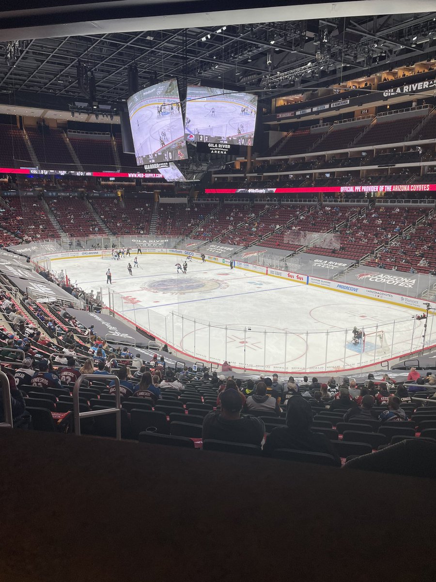 BruceAClaussen's tweet photo. Cause why not travel to see the boys be up 3-0 late in the third period. #ClearTheMountain #AvDown🚨🚨 https://t.co/gupUb34OLi