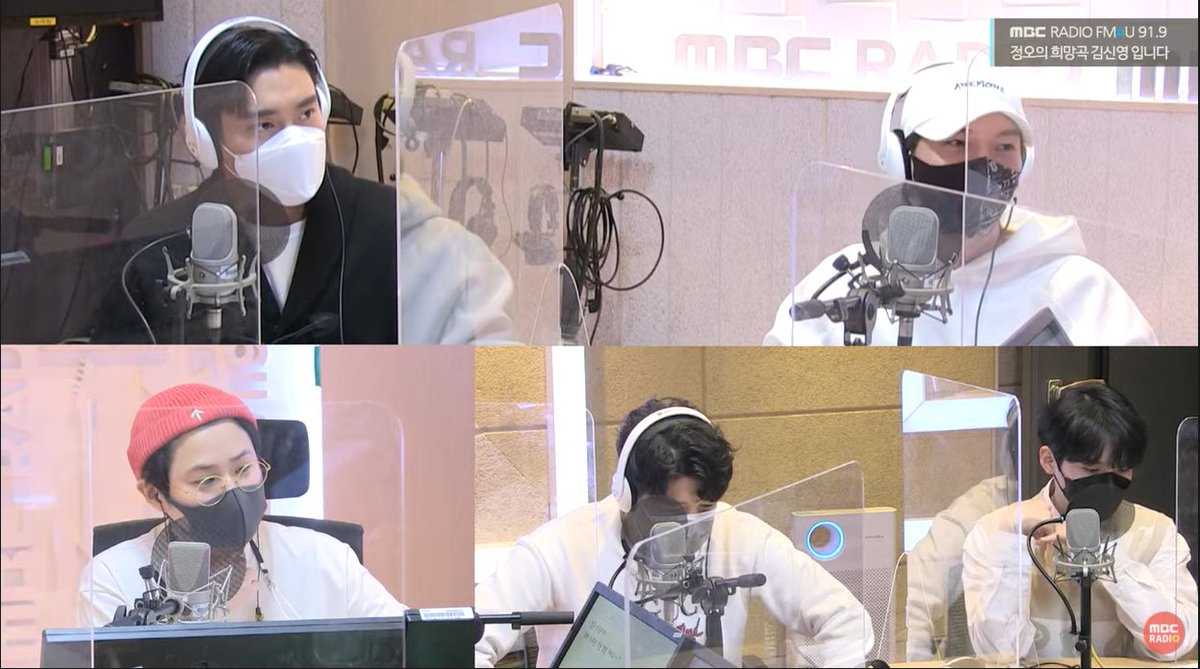 SJdifusionPeru's tweet photo. 📺 | #SuperJunior en "Invite Teacher"

Leeteuk, Shindong, Siwon y Ryeowook se encuentran ahora en el programa de radio de MBC FM4U "Invite Teacher"😍💙

Transmisión en vivo:
▶ https://t.co/3ZKCZySl53
 
Vamos a darles mucho amor 💙

©️ KyuhyunFacts 
@SJofficial https://t.co/YtGEIsBhMC
