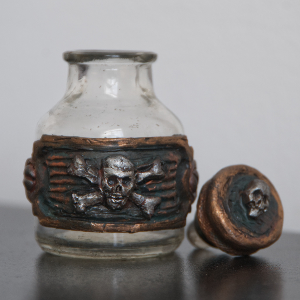 daschstudio's tweet photo. A new batch of decorated antique bottles completed! These are a fun way to utilize the 'B Grade' bottles in my collection! https://t.co/m5acr12Byz