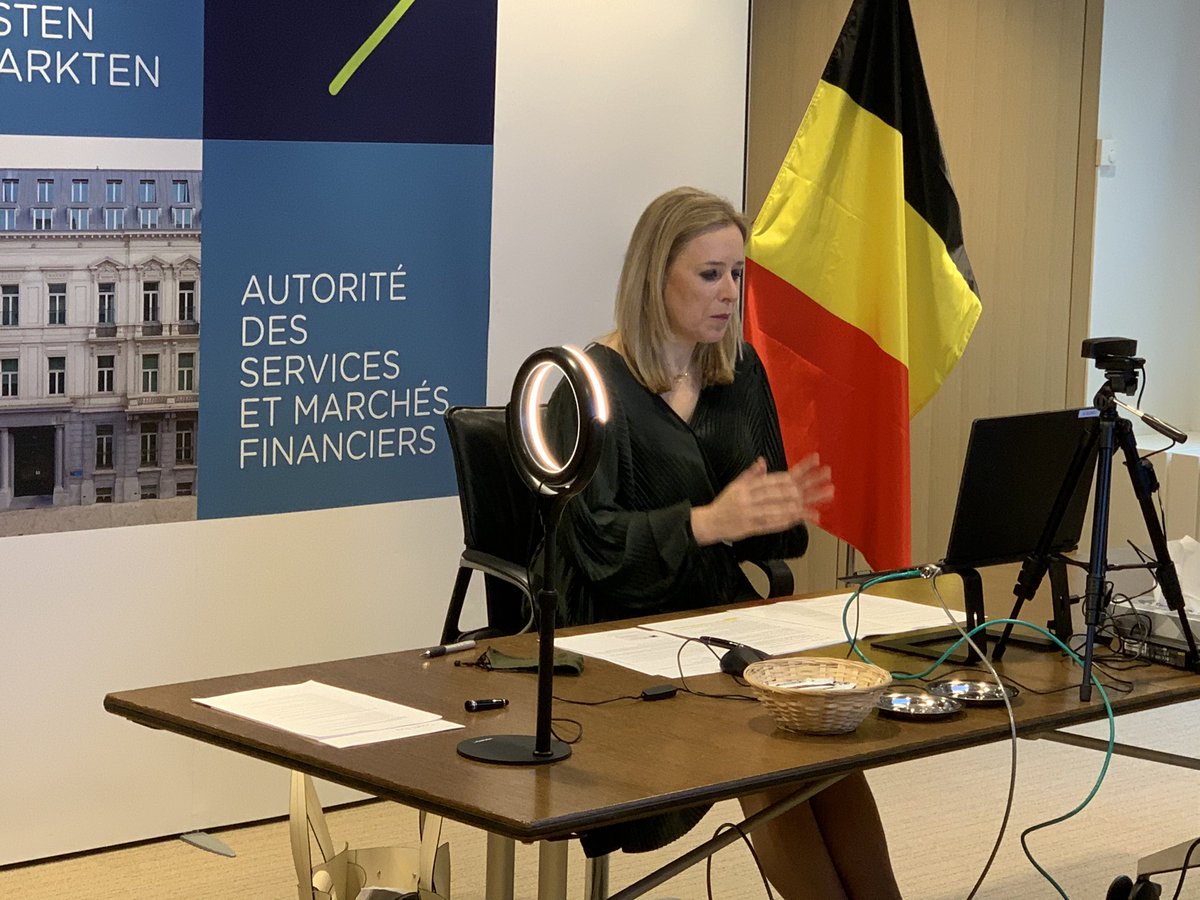 Staatssecrataris voor Begroting Eva De Bleeker geeft de leerlingen van het secundair tips om hun budget te beheren en geeft de geheimen van het overheidsbudget prijs. #GMW2021 #financialeducation  #financialliteracy