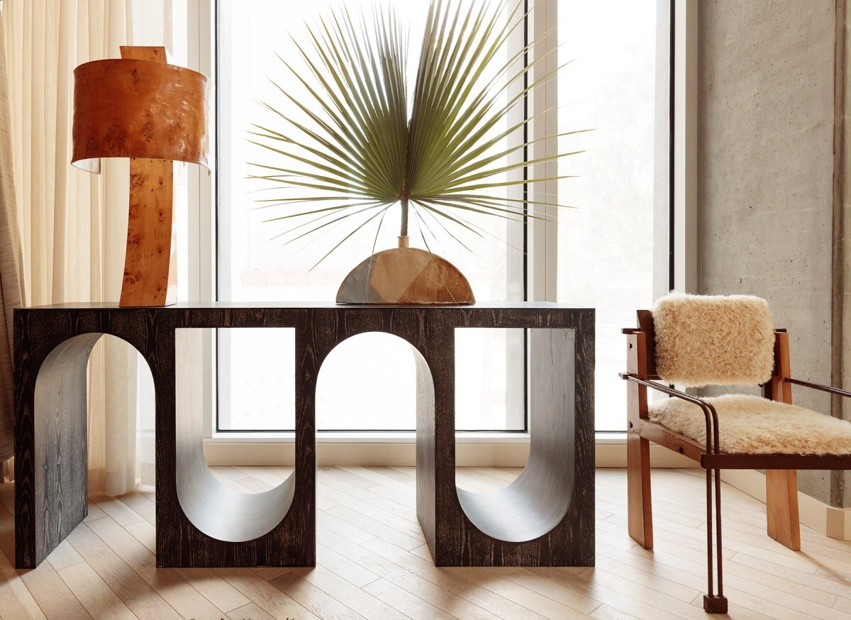 DeansFlowersDXB's tweet photo. Designed by Kelly Wearstler, Santa Monica Proper Hotel is a beachside destination with a sophisticated sensibility. The climate, history and iconography of the city is the inspiration for the identity of the property and its inherent storytelling. https://t.co/fYwDN5osVd