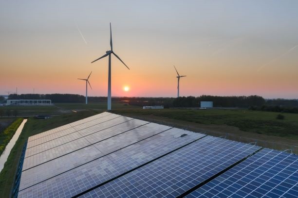 Windprojecten zijn op basis van maatschappelijke kosten en baten wenselijker dan zonneprojecten, zo blijkt uit een nieuwe studie in opdracht van <a href="/EnpulsBV/">Enpuls</a>. Benieuwd naar het onderzoek? 
enexisgroep.nl/nieuws/neem-ma…

#energietransitie #windenergie #zonneenergie #windmolen #zonnepark