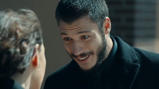 linab14's tweet photo. "Senin yüzünü güldürmek için çabalamasına"
 #CelKar  | #4x29 https://t.co/zVeTAib49Z