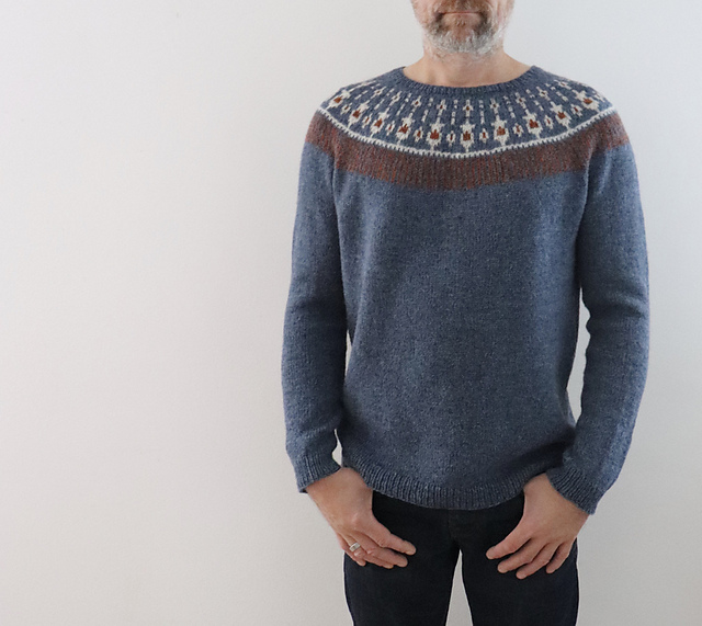 kuschelfein's tweet photo. Strickanleitung Clapton for him von Isabell Kraemer

Clapton (for him) wird nahtlos von oben nach unten gestrickt. Zunächst wird mit verkürzten Reihen der rückwärtige Halsausschnitt geformt.

https://t.co/0jW9dx7SyT https://t.co/Elzg39EvEC