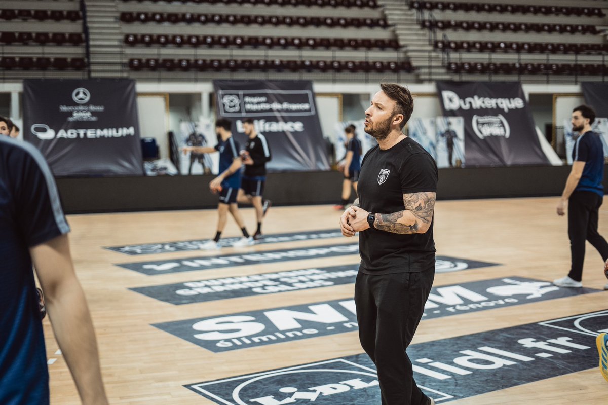 USDKDunkerque's tweet photo. Réveil musculaire ce matin avant #DUNTOU ce soir à 18h ! 💪🔵⚫️
Rendez-vous sur la page Facebook du club et LNH TV pour suivre la rencontre en live ! 📺 https://t.co/KYPJeUw2fU