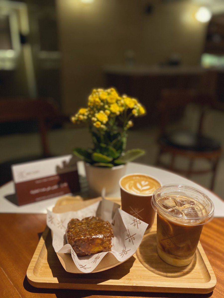 FA__riyadh's tweet photo. آرك كافيه | ARC CAFE ☕️~ 
"قهوة مختصة" 

طلباتي📝: 
-لاتيه 13ريال ✔️
-سبانش لاتيه بارد 16ريال✔️
-سينابون 12ريال ✔️

📍#حي_الربيع ، شارع الامير محمد بن سلمان ، المكان صغير وهادي  ، الاسعار مناسبة💸✔️. https://t.co/kmyuxgvd1M