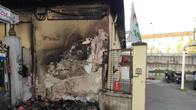 giornaleprociv's tweet photo. #Milano, appiccato incendio nella sede di SoS Lambrate
➡️https://t.co/Dxa4HifcgT
#protezionecivile 
@SOSLambrate @Anpasnazionale https://t.co/E9M8I0MFPo