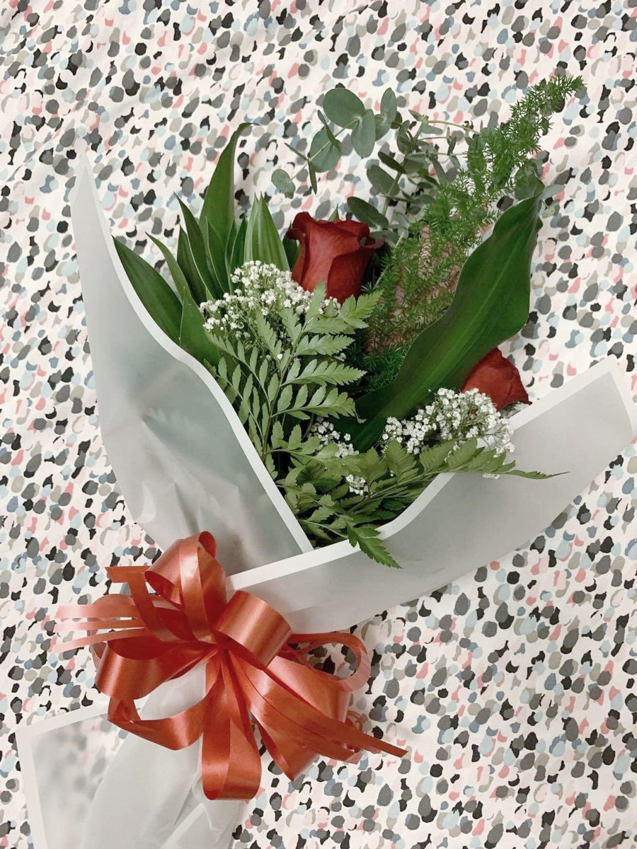mariellealer's tweet photo. my man knows I’m a sucker for love letters and flowers. 🥺💖 aww. my heart. 

2021 - 2020 - 2019
🥰 https://t.co/k0znLpVpd3