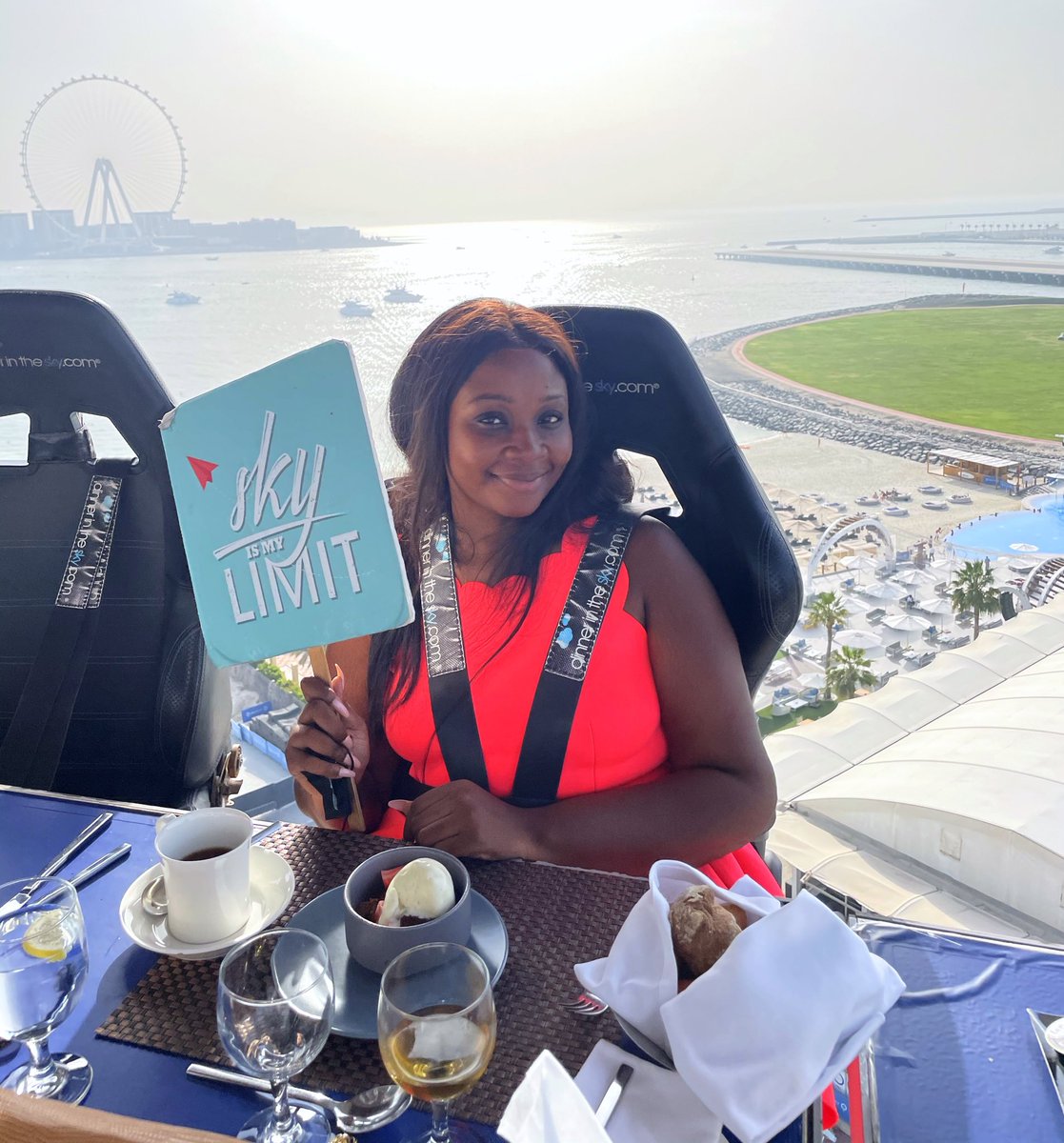 zubaidah_x's tweet photo. #ZubzzDotComTakesDubai 😍😍😍!

A thread of 10 MUST-visit dining experiences in Dubai. https://t.co/VeUOxrc77g