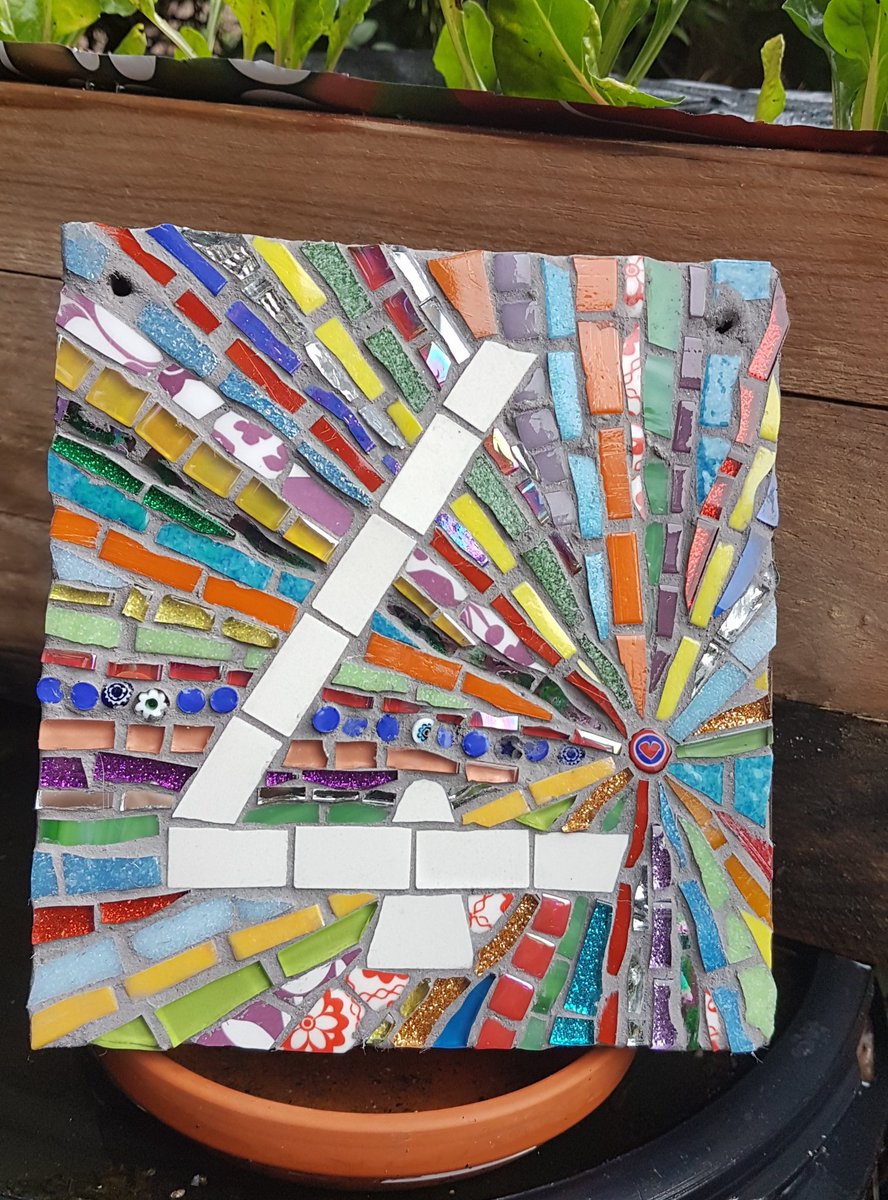 HeartInArt_UK's tweet photo. #Housewarming gifts for someone on the move? .
.
.
#lovemosaics #mosaicgifts #giftideas #eastermoves #handmadehour #etsyfinds
#etsygifts #bespokemosaics https://t.co/ngpAVFwKPf