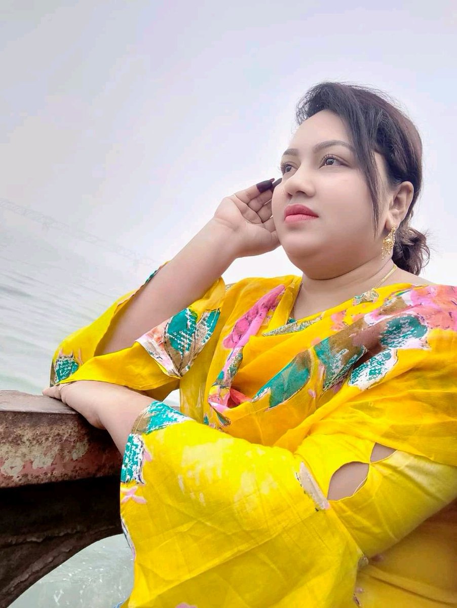 মন খারাপের সময় যে পাশে থাকে সেই আপন বন্ধু।