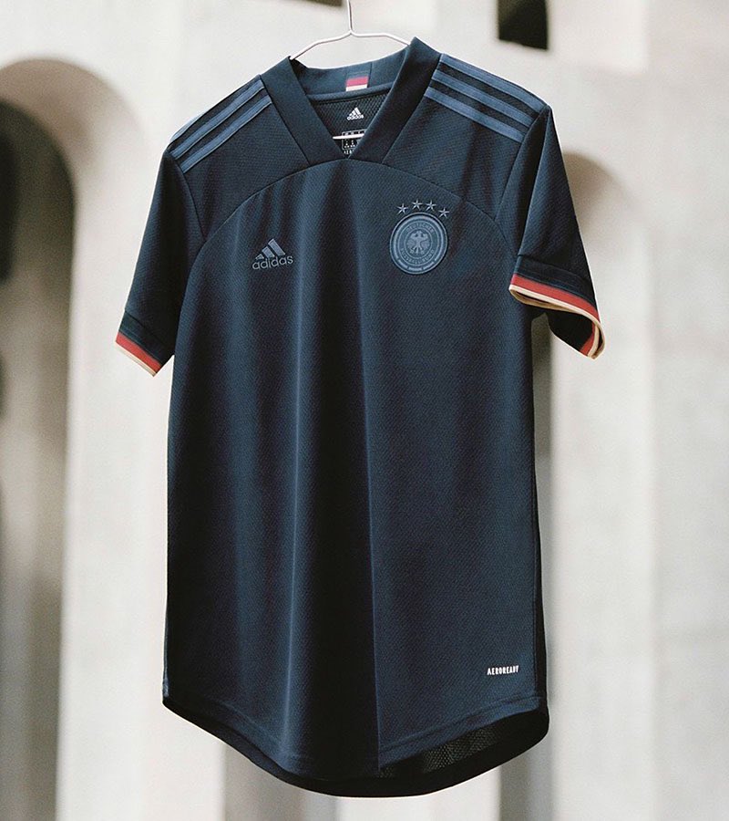99Foot_'s tweet photo. Adidas a dévoilé les maillots extérieurs de l’Espagne, la Belgique et l’Allemagne pour l’@EURO2020 ! 🤩

Vous en pensez quoi ?

#EURO2020 https://t.co/DNHVkO5S4z