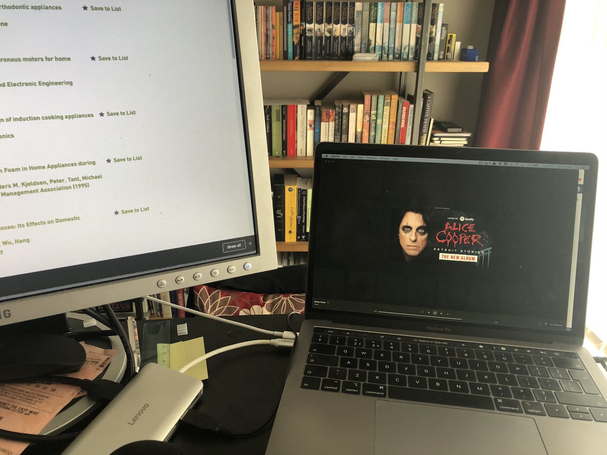 didgedave's tweet photo. Spotify Alice Cooper just frit the life out of me appearing in my peripheral view on my laptop screen. https://t.co/8l5GPs7wMe