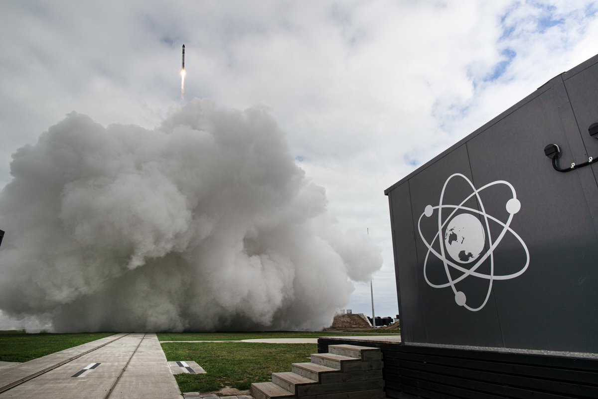 RocketLab360's tweet photo. #TheyGoUpSoFast mission recap:
Yesterday Electron launched for its 19th time and successfully deployed 5 satellites into a 450km high orbit - passing the 100th satellite launched by @RocketLab milestone! After deploying the first 5 payloads, Photon...
1/2
📸: Rocket Lab https://t.co/n028wJjVVl