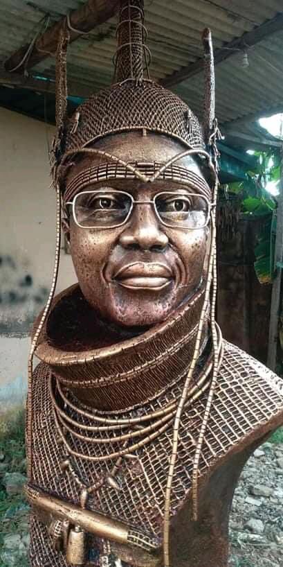 Coal_City's tweet photo. Meet 28 year Old Lotanna Anazodo, who is an Amazing Sculptor.

He has Sculpted the statue of H.R.H Igwe Kenneth Orizu, Archbishop Benson Idahosa and Kingdom. Dr Ifeanyi Okowa etc 

👏🏽👏🏽👏🏽

#CoalCityConnect https://t.co/37bcXU7Lzt