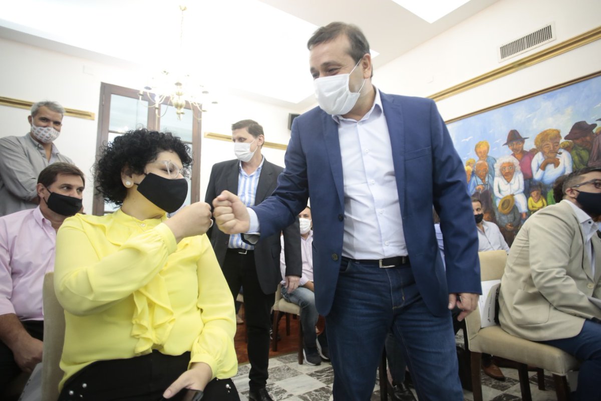 EL GOBIERNO DE MISIONES ENTREGÓ SUBSIDIOS POR MÁS DE 8 MILLONES DE PESOS A ENTIDADES  DEPORTIVAS, SOCIALES, CULTURALES Y RELIGIOSAS 

El jueves pasado, junto al ministro de Deportes, <a href="/Hectorjcorti/">Javier Corti</a>; el ministro de Cultura, Joselo Schuap...