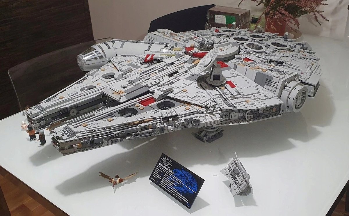 RycerzMikolaj's tweet photo. Na allegro super gratka dla fanów #LEGO #LegoStarWars #SMA  Zbieramy 9 mln na najdroższy lek świata żeby nasz syn miał szansę chodzić. Licytujcie udostępnijcie 🙏 https://t.co/HnirvX5WmV https://t.co/hodXrlDaIQ