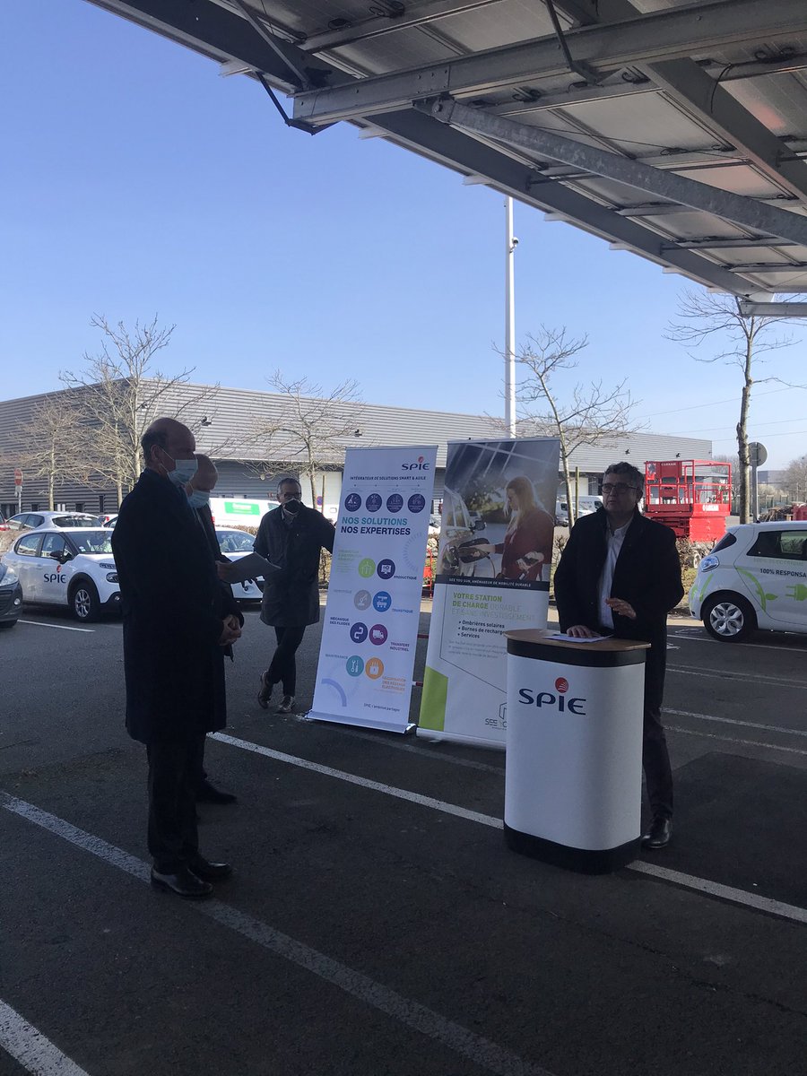 BdT_Bretagne's tweet photo. Signature du partenariat avec See You Sun et Demeter dans le cadre de la visite d’une opération d’ombrieres photovoltaïques en présence de M. Eric Lombard Directeur général de la Caisse des Dépôts #spie #banquedesterr #SeeYouSun https://t.co/ehI0SLtDDY