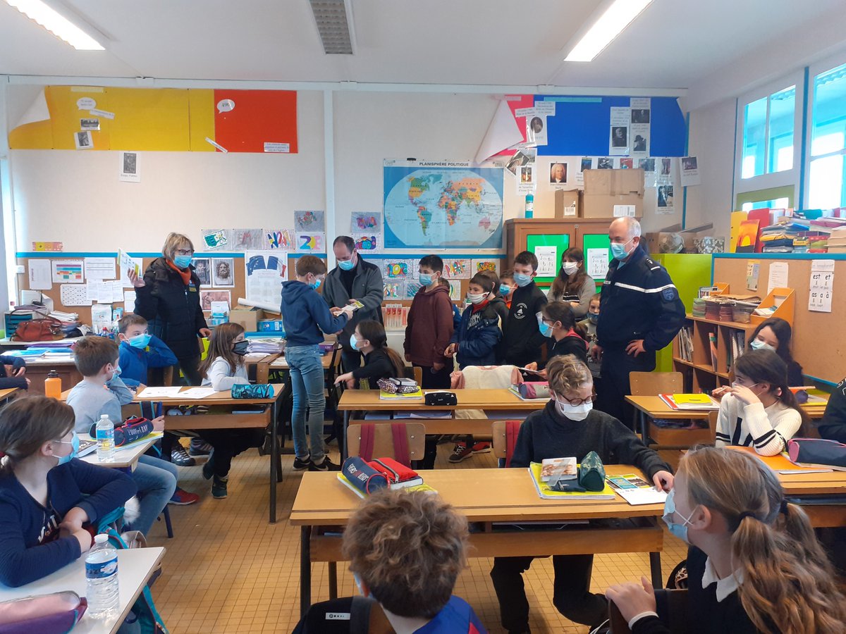 #securiteroutiere "permis" en poche pour tous les élèves!