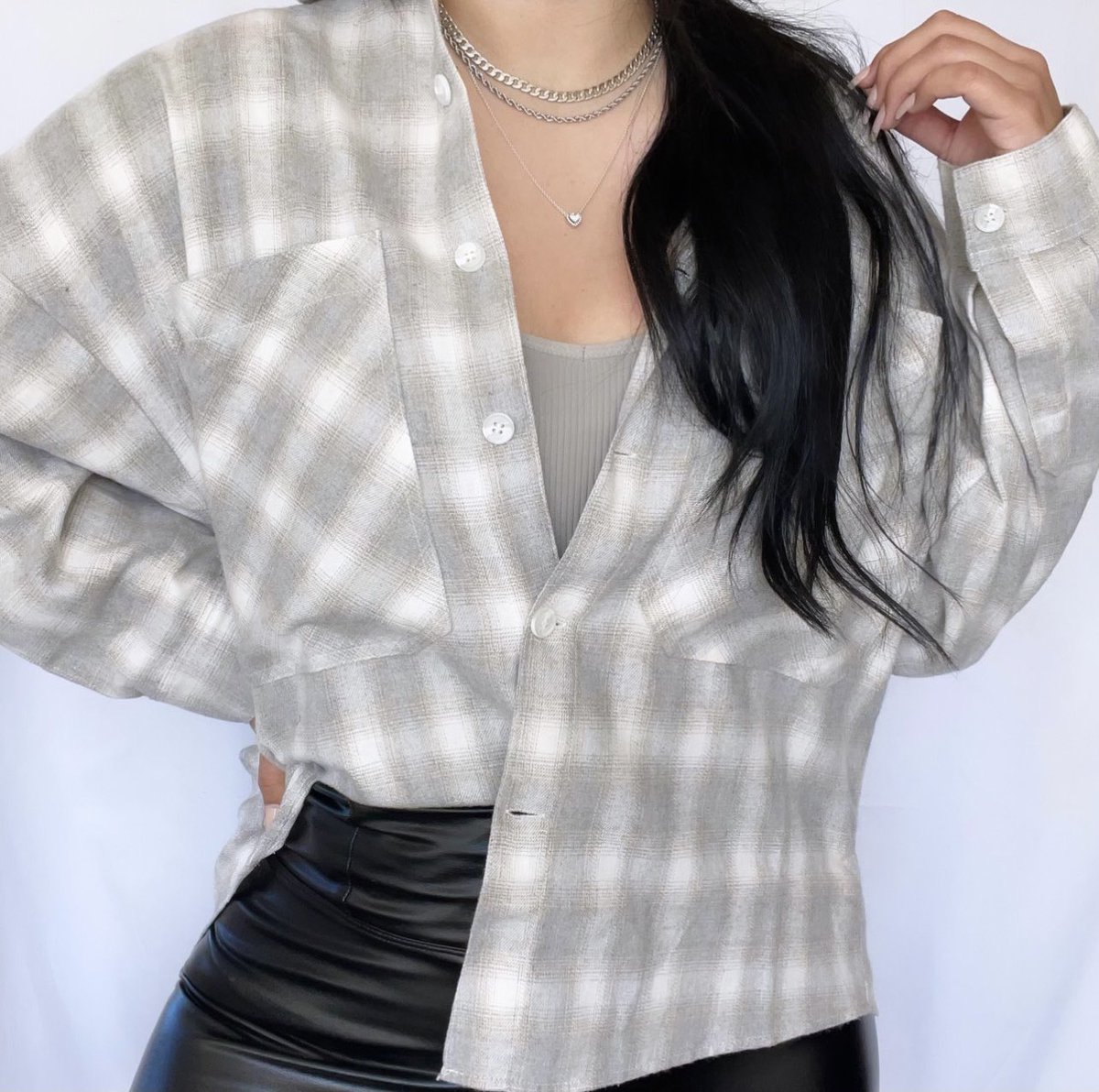 rosieceja's tweet photo. New arrivals available tomorrow 3/23 at 12 pm on https://t.co/l9XTrhd8Ha 🤍 https://t.co/aTRHU1R0uh
