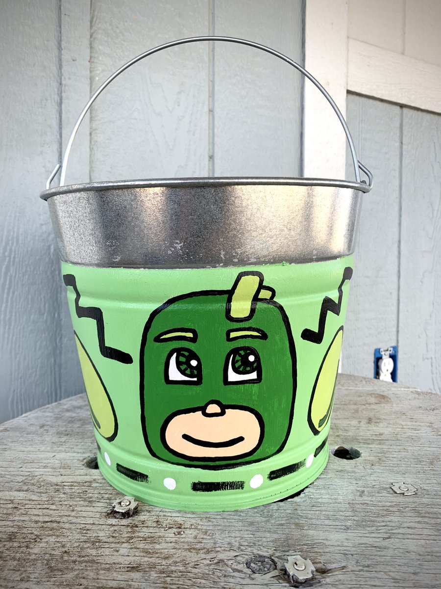 raeleecapry's tweet photo. If you missed the order for Eater Pails you definitely missed out! I will be making some starting in early September for Halloween. Be sure to order your baby/babies one πππ£
#RaeleesWoodCrafts #easterbuckets https://t.co/V3lBR8DXQE