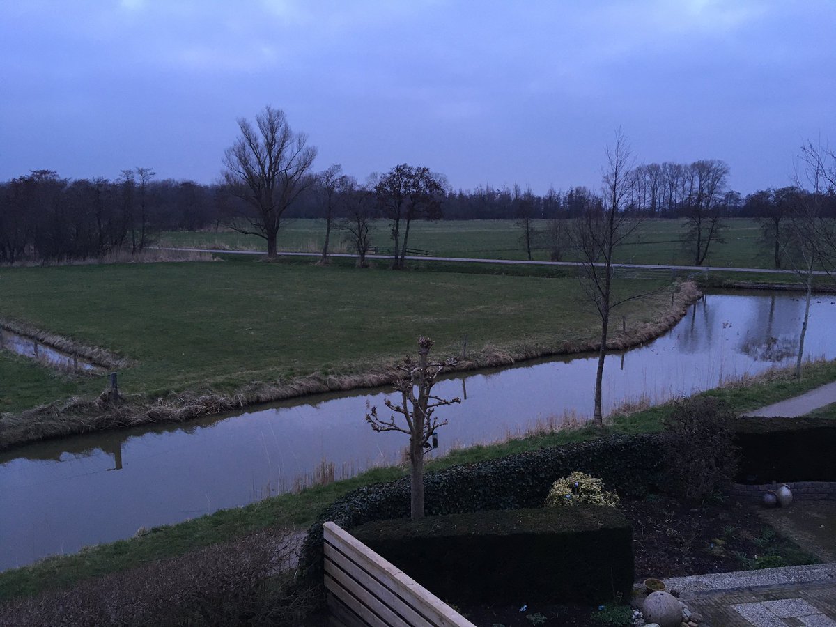 warnerbs's tweet photo. Vandaag 06.31 u #zonsopkomst #zwolle #dijklanden #foonfoto https://t.co/PWK21wb98f