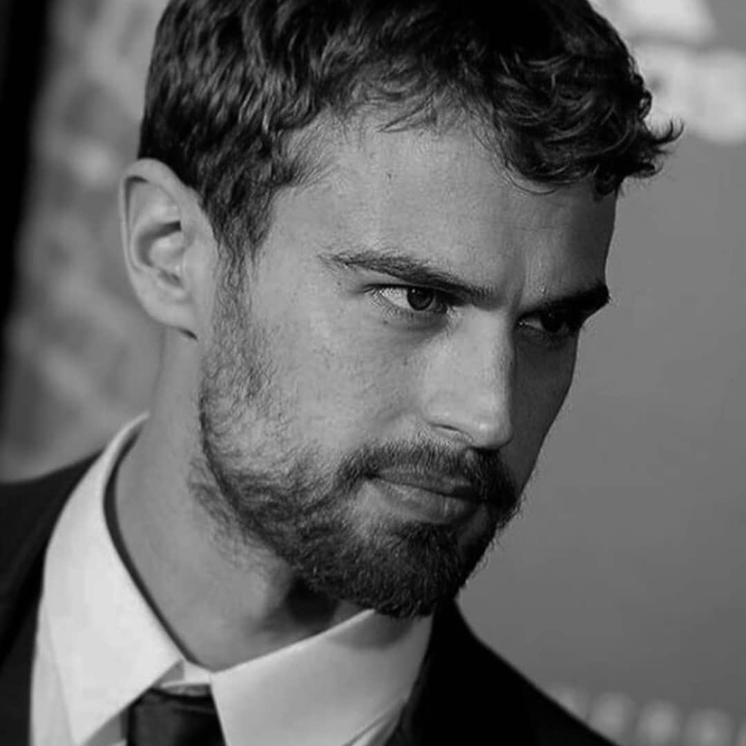 sararipple's tweet photo. It’s been a while since I’ve done a black &amp; white thread of our favorite regency hero. So here we go, enjoy and join in! #Sanditon #SaveSanditon #SanditonPBS https://t.co/3P0mONWorl