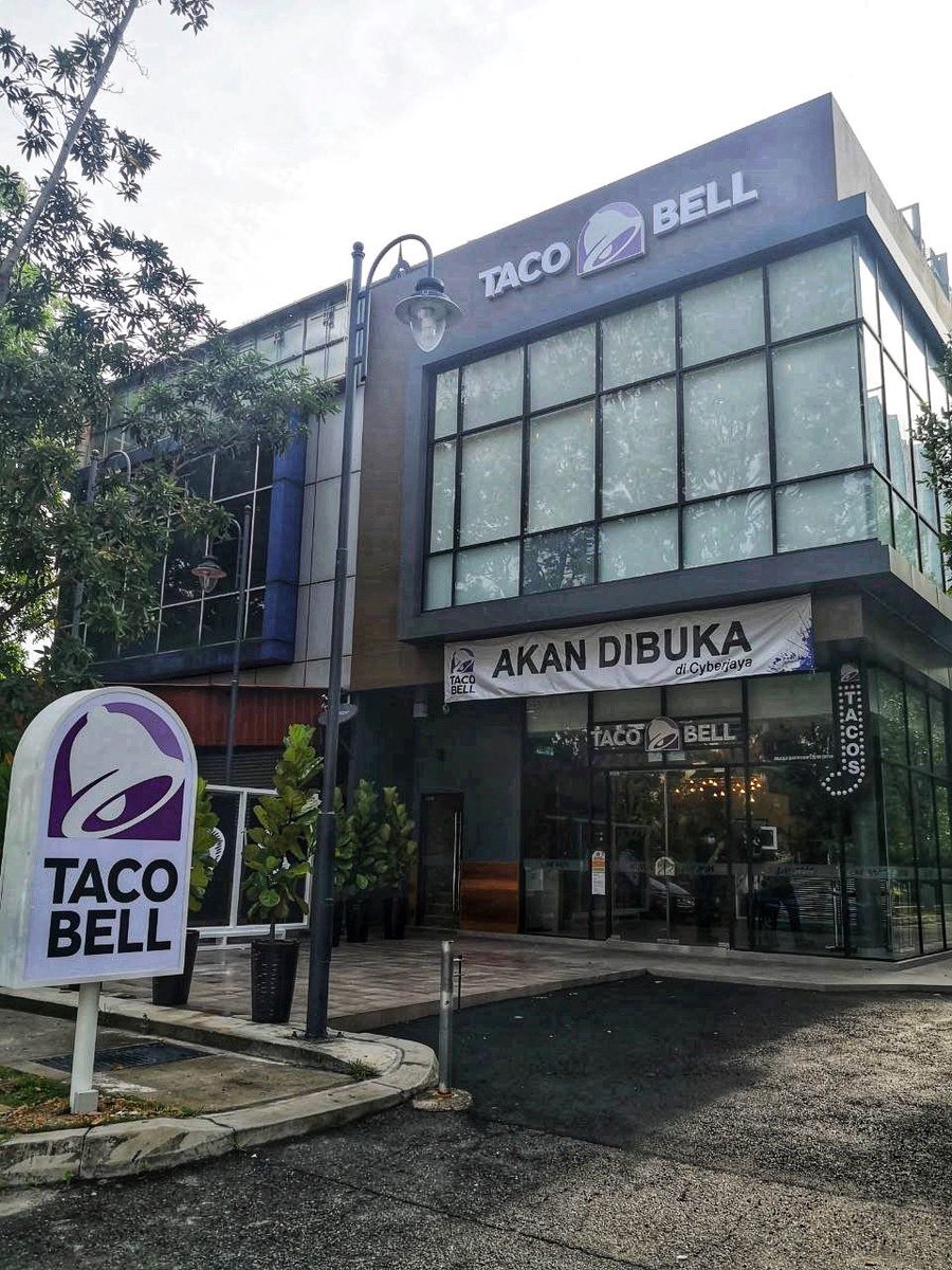 Twt_Cyberjaya's tweet photo. Sebelum ni tengok Taco Bell dalam TV je. Tak sangka dah ada kat depan mata. 

Taco Bell akan dibuka pada Jumaat depan, 2 April 2021 di Cyberjaya. 

#LiveKawKaw https://t.co/DlF2eYj1Nz