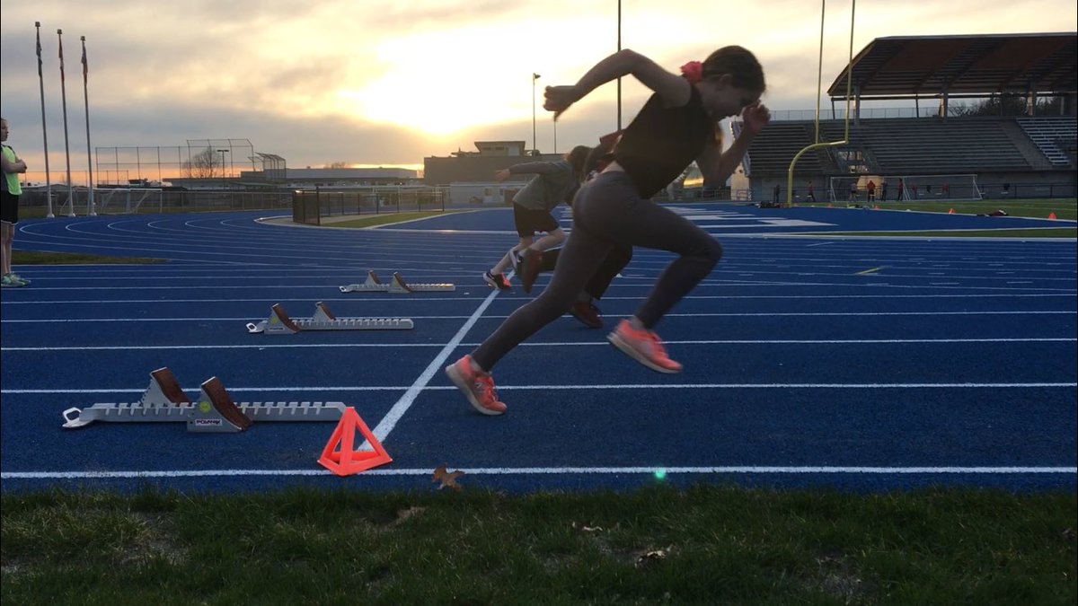 LangleyMustangs's tweet photo. SPRING BREAK + SUNSETS + SPEED-WORK
Perfect environment to have FUN getting FAST.
Mustangs Junior Development speed program.
#MustangTrack #Junior-development #Sunsets #Speed-work #SpringBreak https://t.co/s2RP17koYx