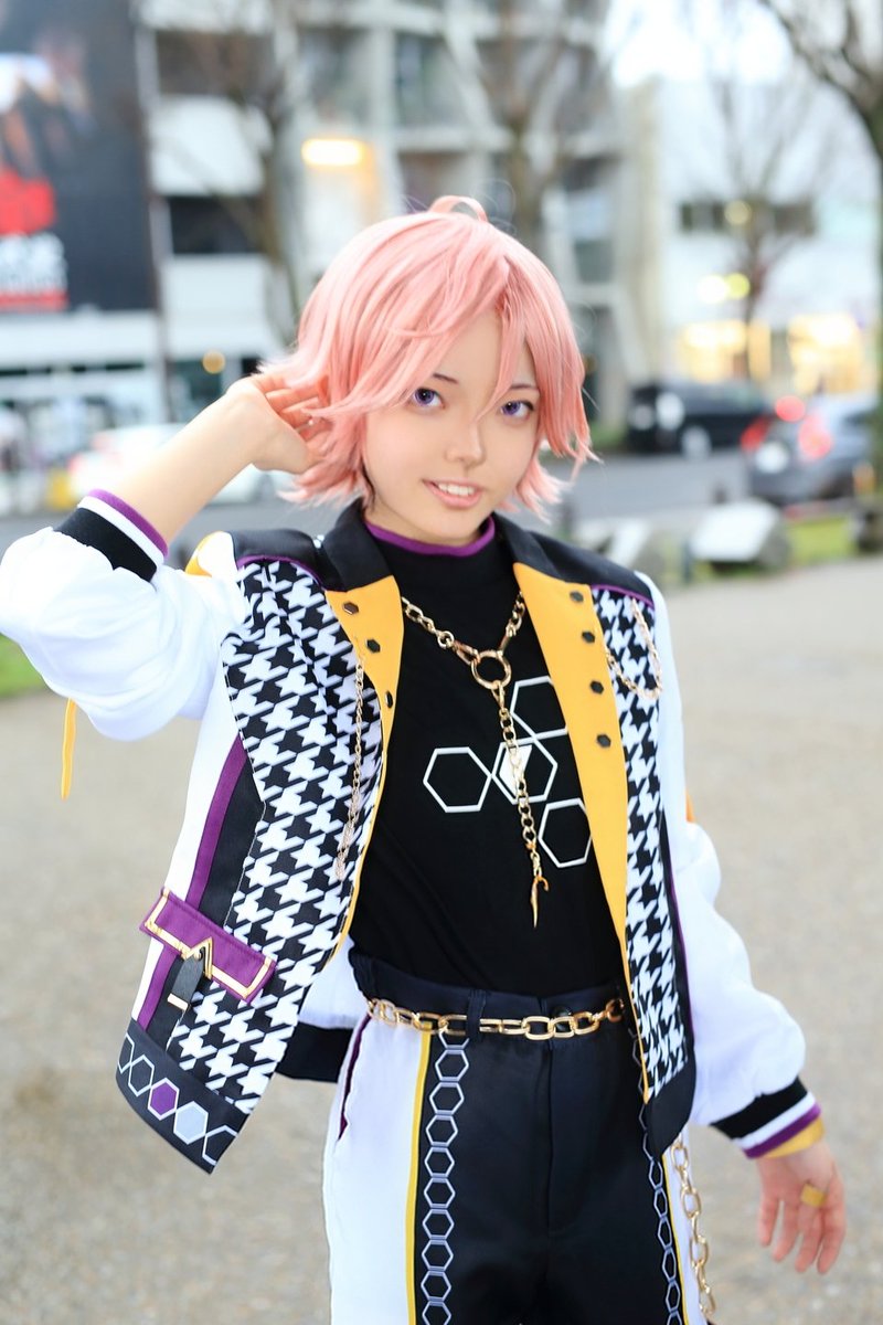 noya_25324's tweet photo. enst/cosplay
🐝桜i河iこiはiく🐝

綺麗に撮っていただきました👐✨
     ＿＿📷 みっくんさん(@H18tzC)

※腕輪が左右逆、胸の🐝が居ません(うっかり)(忘れた)
#ビヒコス https://t.co/vWHXQxXQOx