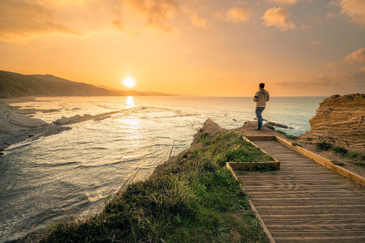 Egun On!

Bildu ezin diren une opariak.