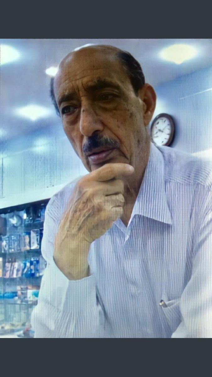 dhubaib_al's tweet photo. مصور الخبر الأشهر وموثق ذاكرتها الضوئية المرحوم محمد حبيب زماني(بوعلي) صاحب ستوديو زماني الذي افتتحه عام 1950 في شارع الملك سعود قبل أن ينقله إلى نافذ من نوافذ عمارة الدغيثر بشارع الملك خالد/ تقاطع 2 https://t.co/2or3vrQvxN